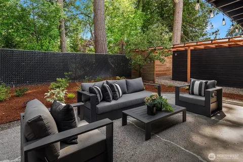 $1,245,000 | 15634 Southeast 8th Street, Bellevue, WA 98008