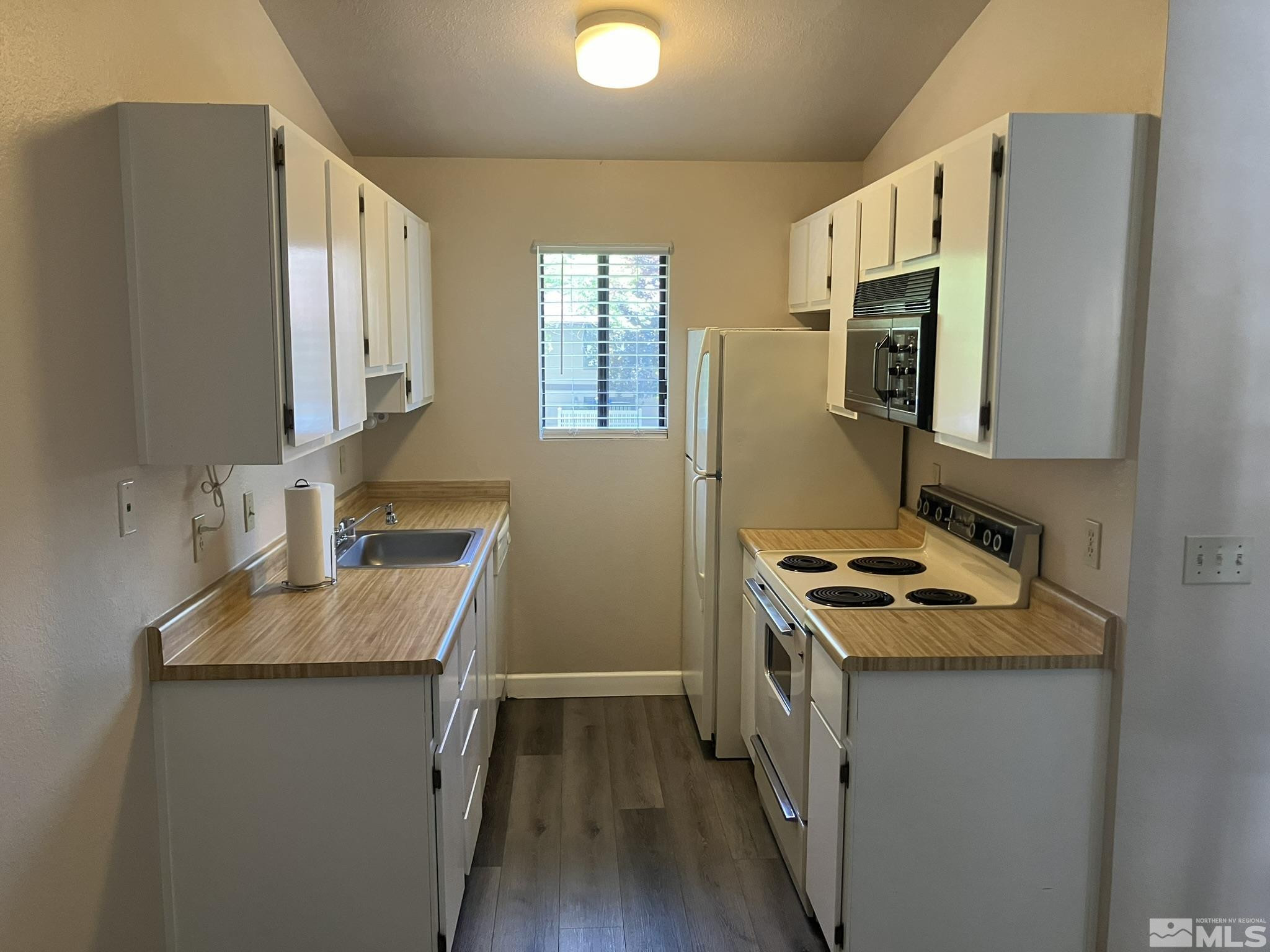 4540 Matich Drive Reno, NV 89502 - Photo 8 of 30 Photo 8