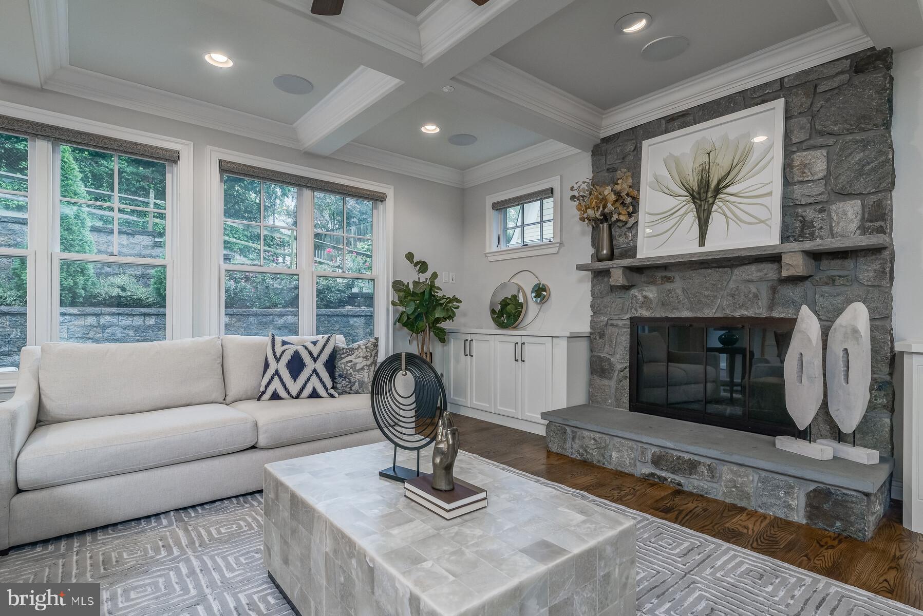 6314 Walhonding Road Bethesda, MD 20816 - Photo 21 of 71 Family room - Fpl