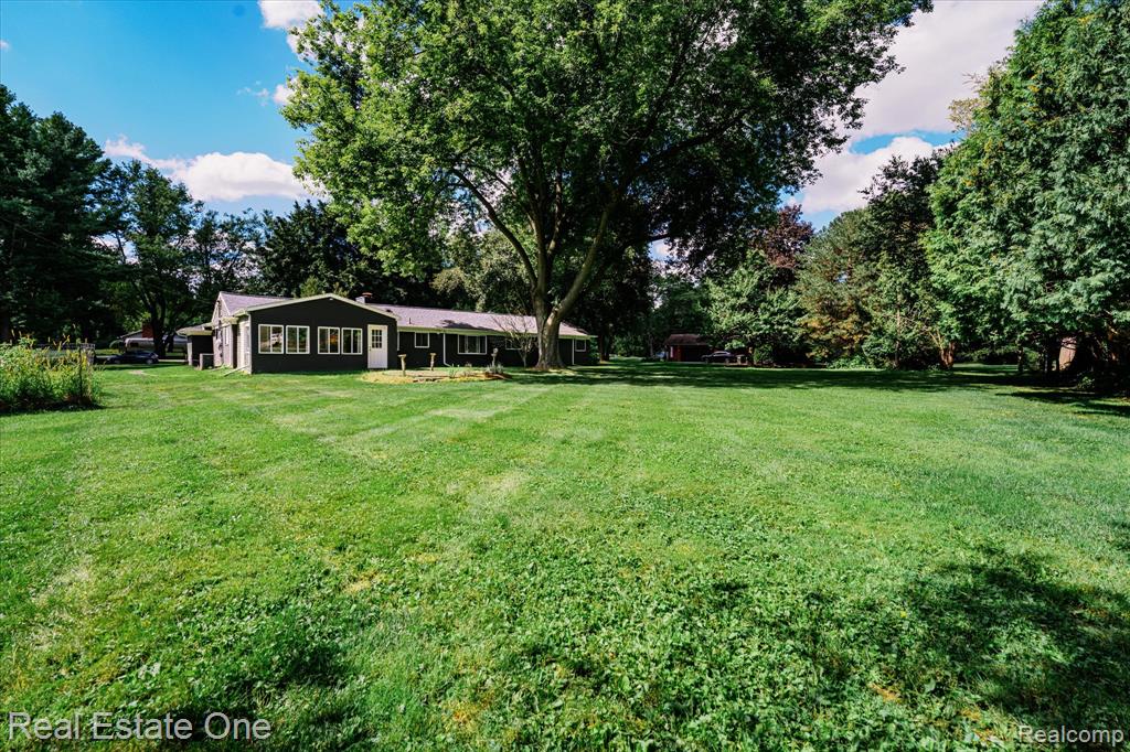 2270 Kingsford Road Rochester Hills, MI 48309 - Photo 38 of 43