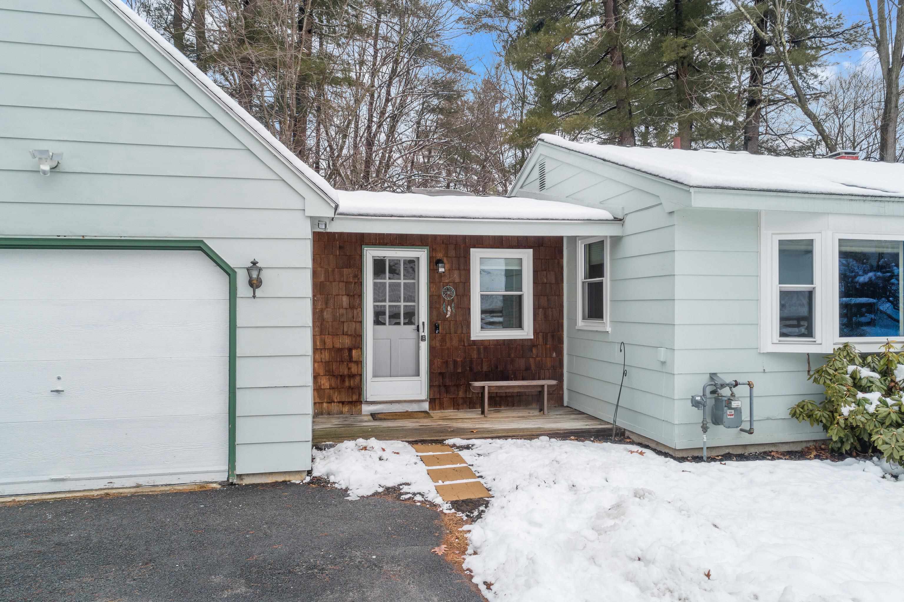 38 Cambridge Road Nashua, NH 03062 - Photo 24 of 32