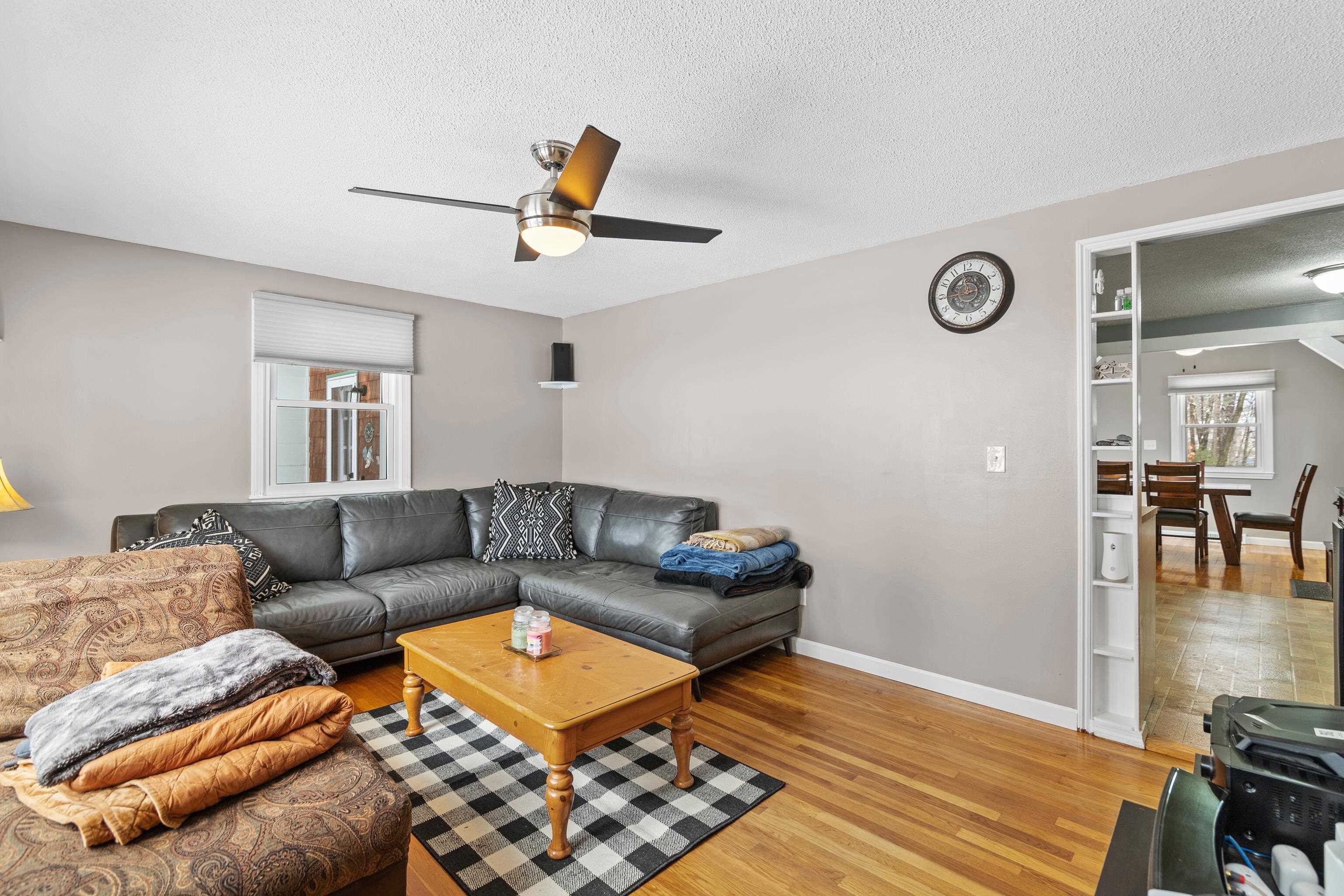 38 Cambridge Road Nashua, NH 03062 - Photo 7 of 32
