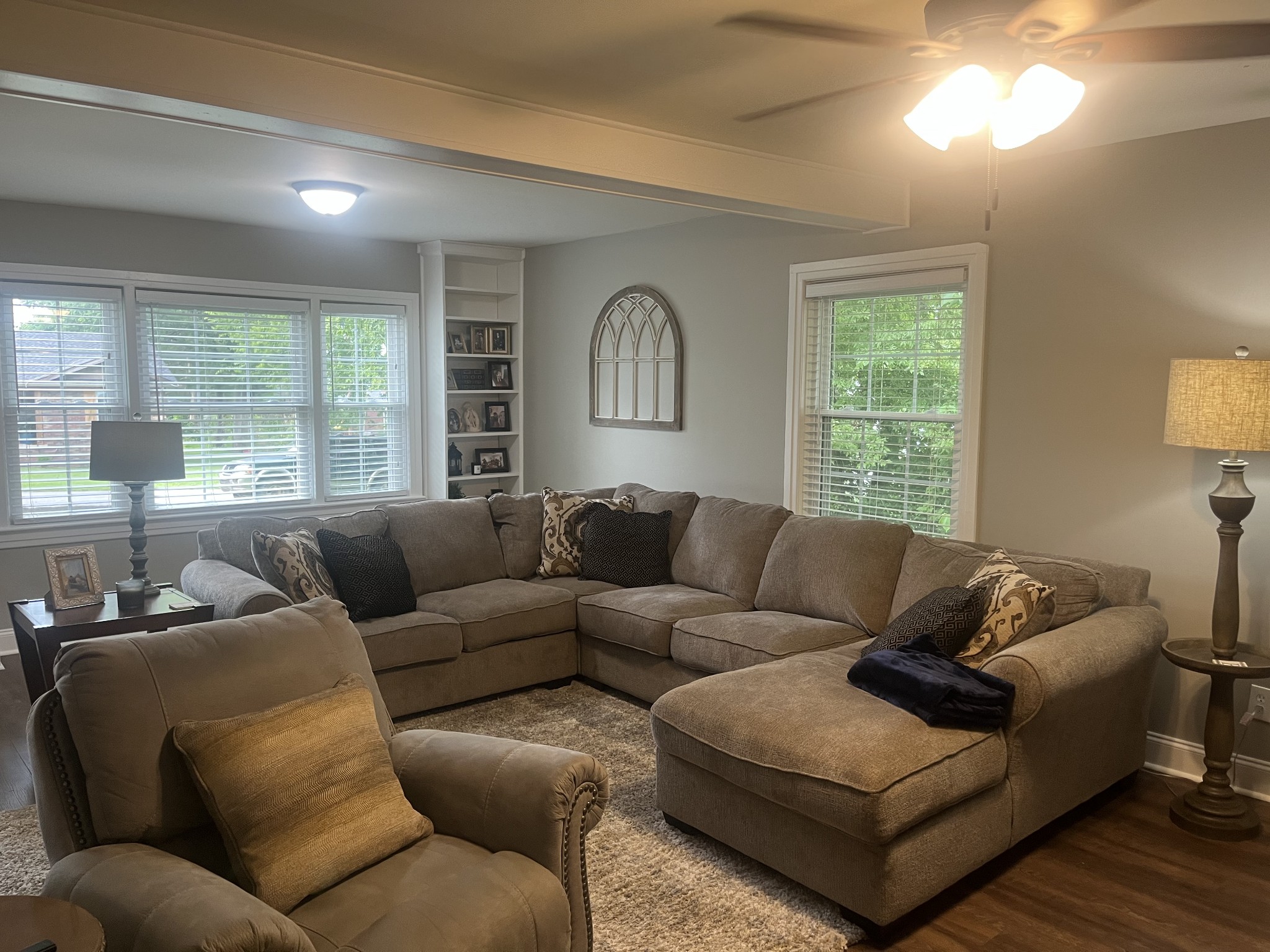 107 West Songer Street Waynesboro, TN 38485 - Photo 9 of 26 a living room with furniture and a window