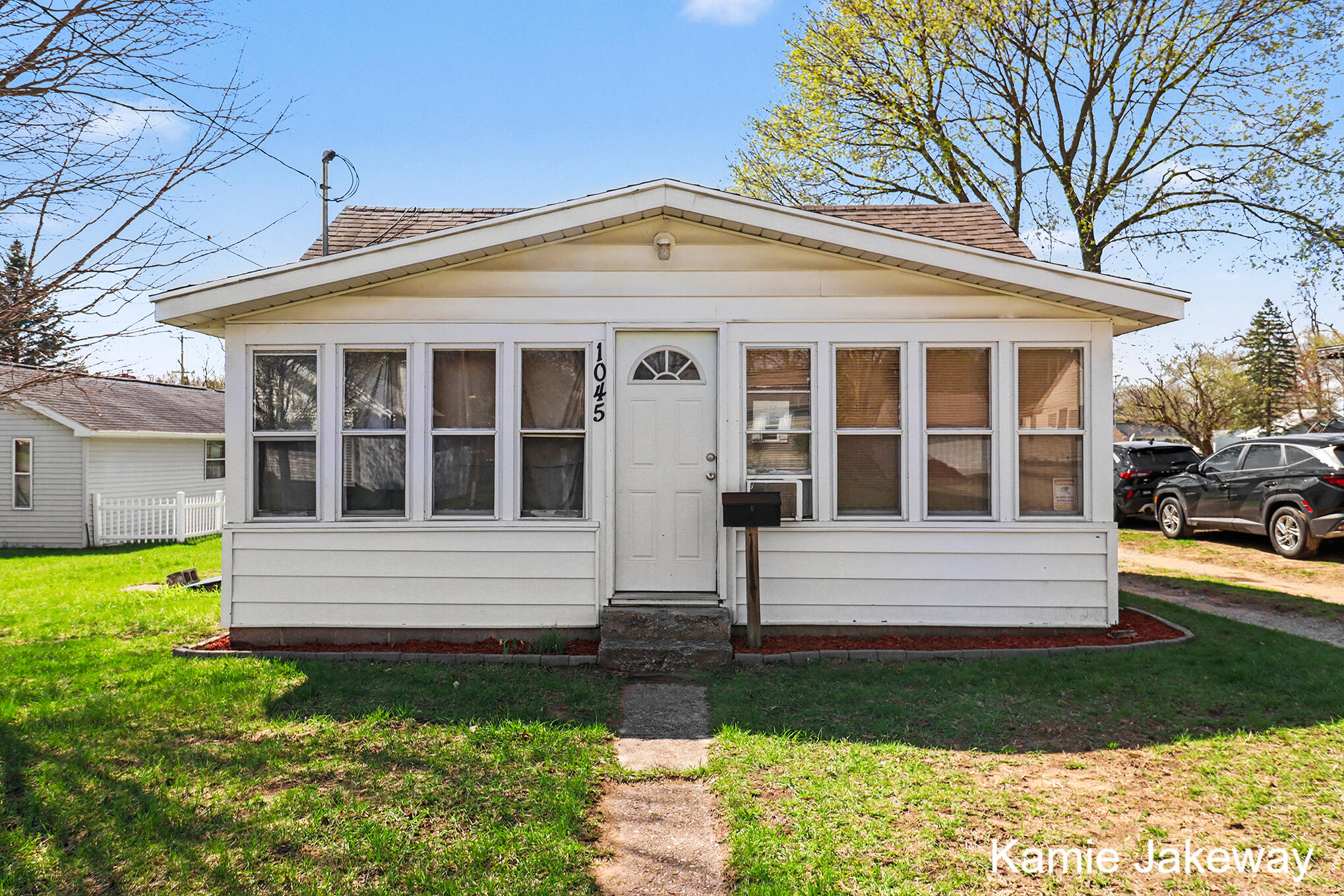 1045 Alderman Street Belding, MI 48809 - Photo 2 of 22 IMG_5593