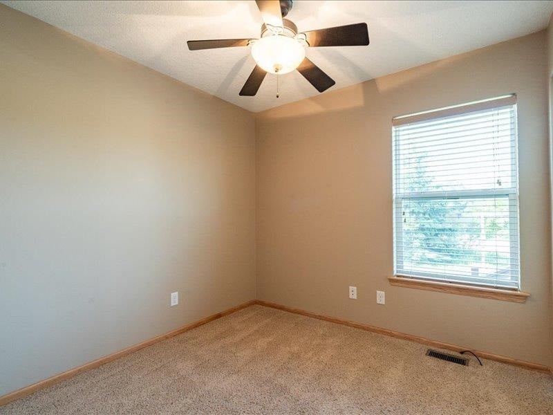 6045 Ridgewood Meadows Lane Northeast Cedar Rapids, IA 52411 - Photo 10 of 26 Gallery Image 10