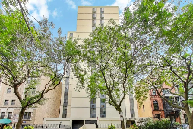 $2,500 | 1339 North Dearborn Street, Unit 10G, Chicago, IL 60610