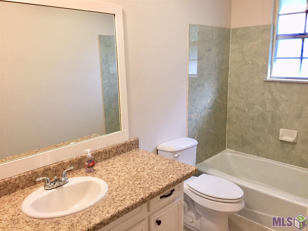 3537 Colonel Gibson Circle Baton Rouge, LA 70816 - Photo 12 of 13 Master Bathroom