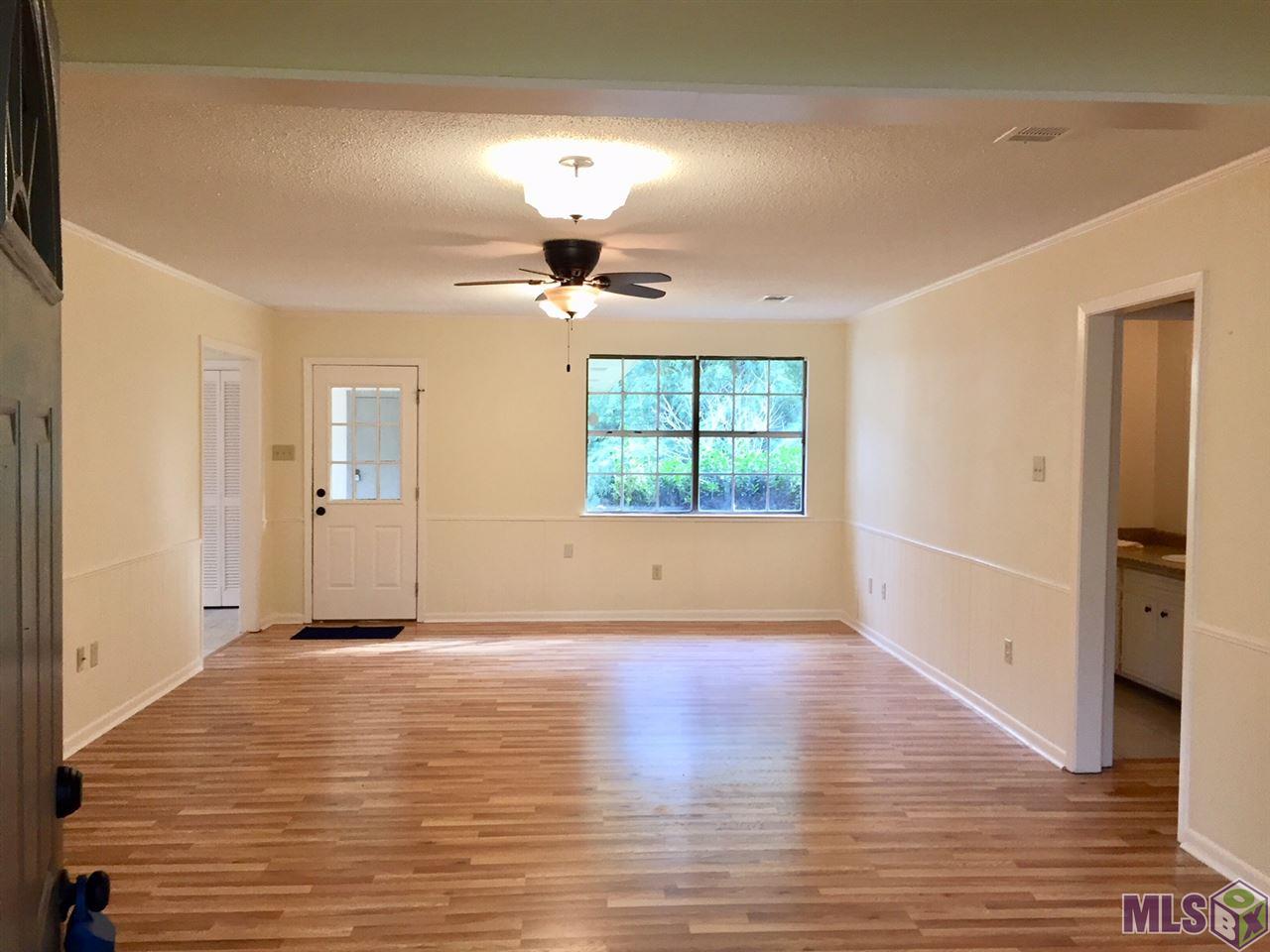 3537 Colonel Gibson Circle Baton Rouge, LA 70816 - Photo 2 of 13 Living Room