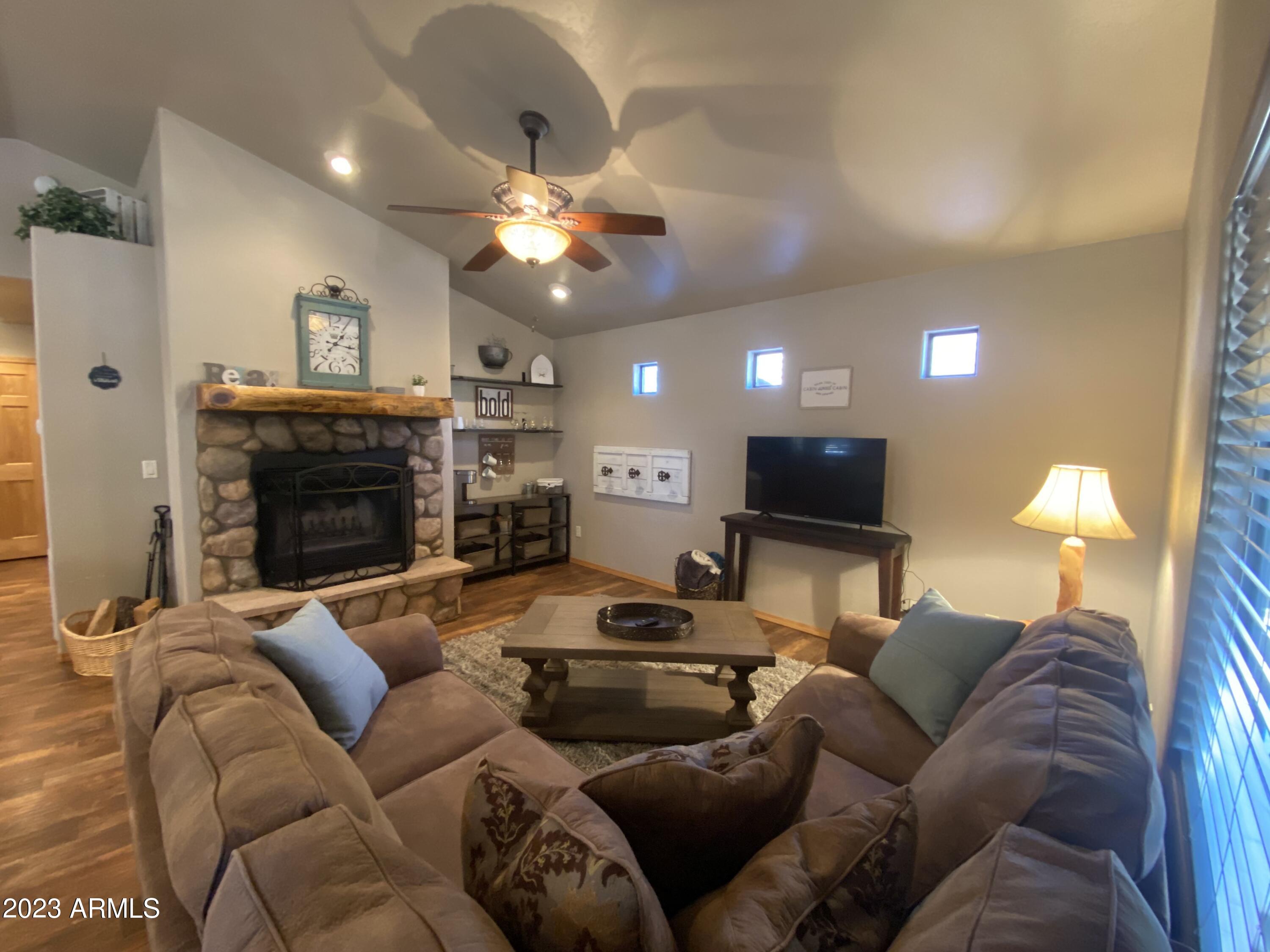 2677 Lodge Loop Overgaard, AZ 85933 - Photo 2 of 8 KD7D5ptzTB6D3ebBr2Mz5A