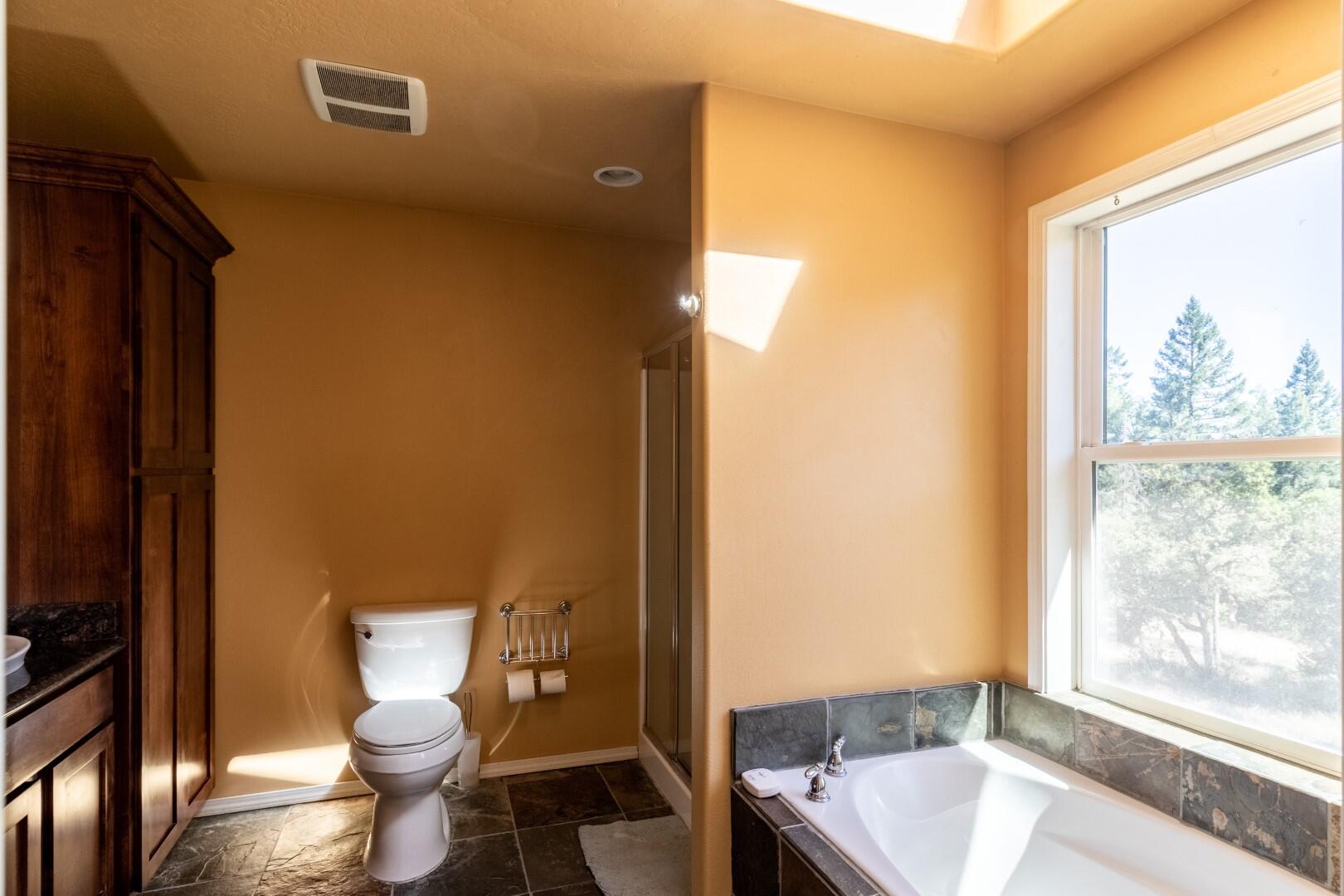3441 North Obenchain Road Eagle Point, OR 97524 - Photo 20 of 36 22