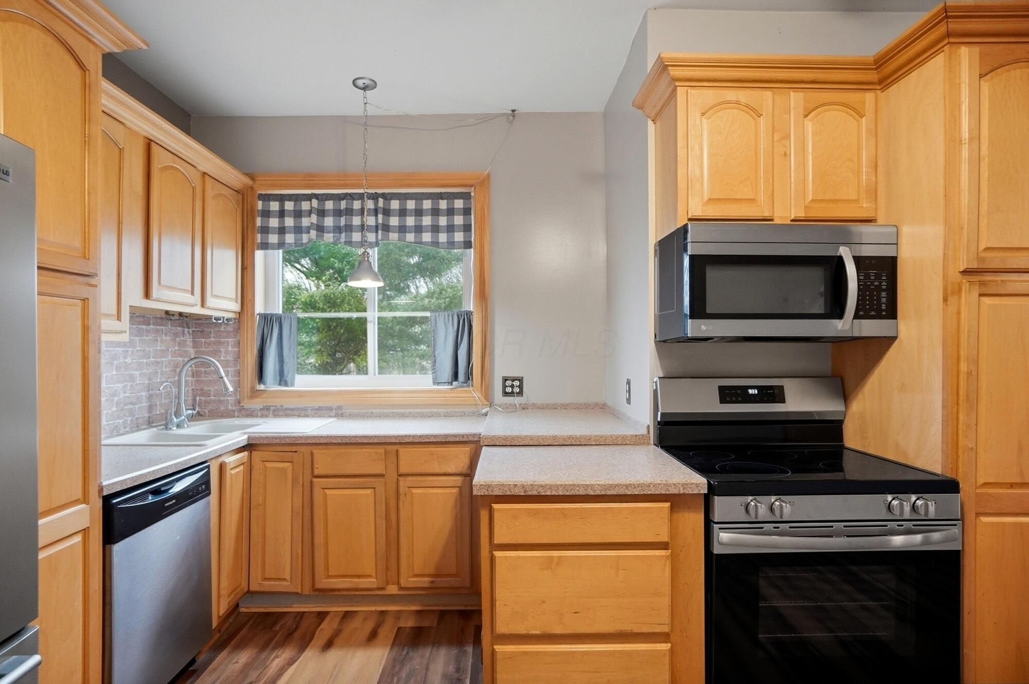 4840 Tschopp Road Northeast Lancaster, OH 43130 - Photo 18 of 58 Kitchen - 4840 Tschopp Road NE, Lancaster, OH 43130