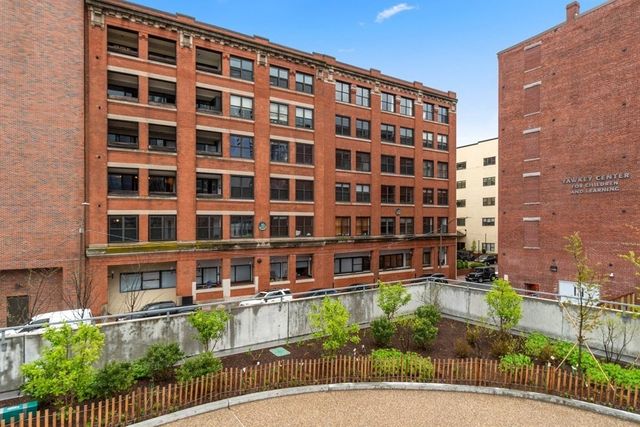 $1,070,000 | 33 Sleeper Street, Unit 608, Boston, MA 02210