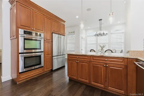 $1,200,000 | 428 Trotting Lane, Unit 428, Westbury, NY 11590