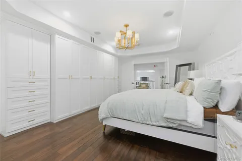 $1,200,000 | 428 Trotting Lane, Unit 428, Westbury, NY 11590