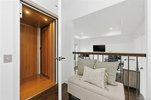 $1,200,000 | 428 Trotting Lane, Unit 428, Westbury, NY 11590