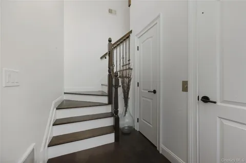 $1,200,000 | 428 Trotting Lane, Unit 428, Westbury, NY 11590