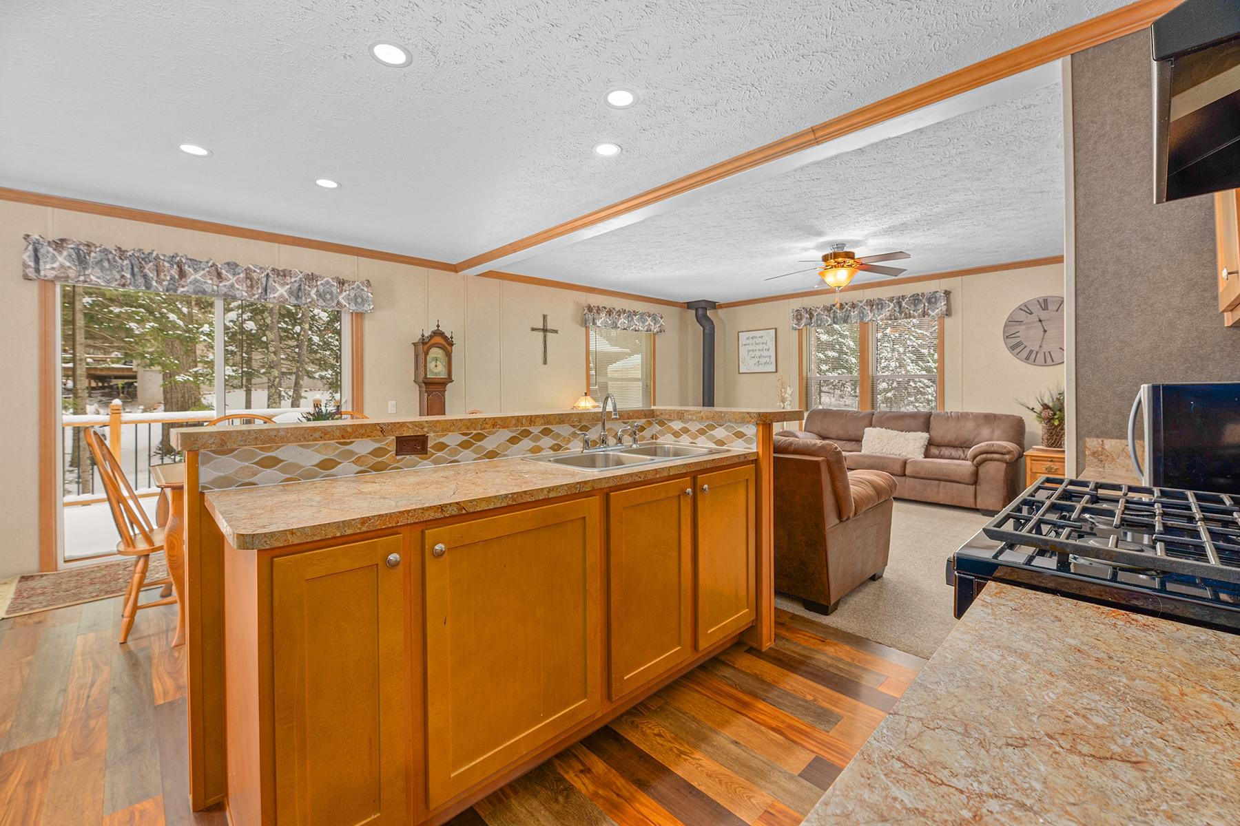 6400 Journeys End Road Rhinelander, WI 54501 - Photo 12 of 35 Gallery Image 12