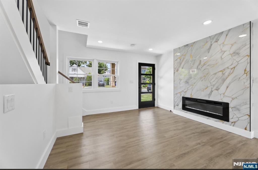 8 Annette Terrace Lodi, NJ 07644 - Photo 5 of 20