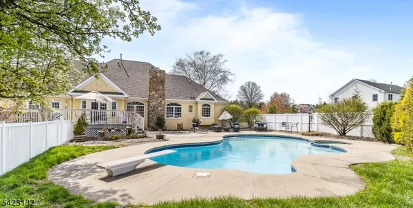 $895,000 | 13 Wilson Way, Ringoes, NJ 08551