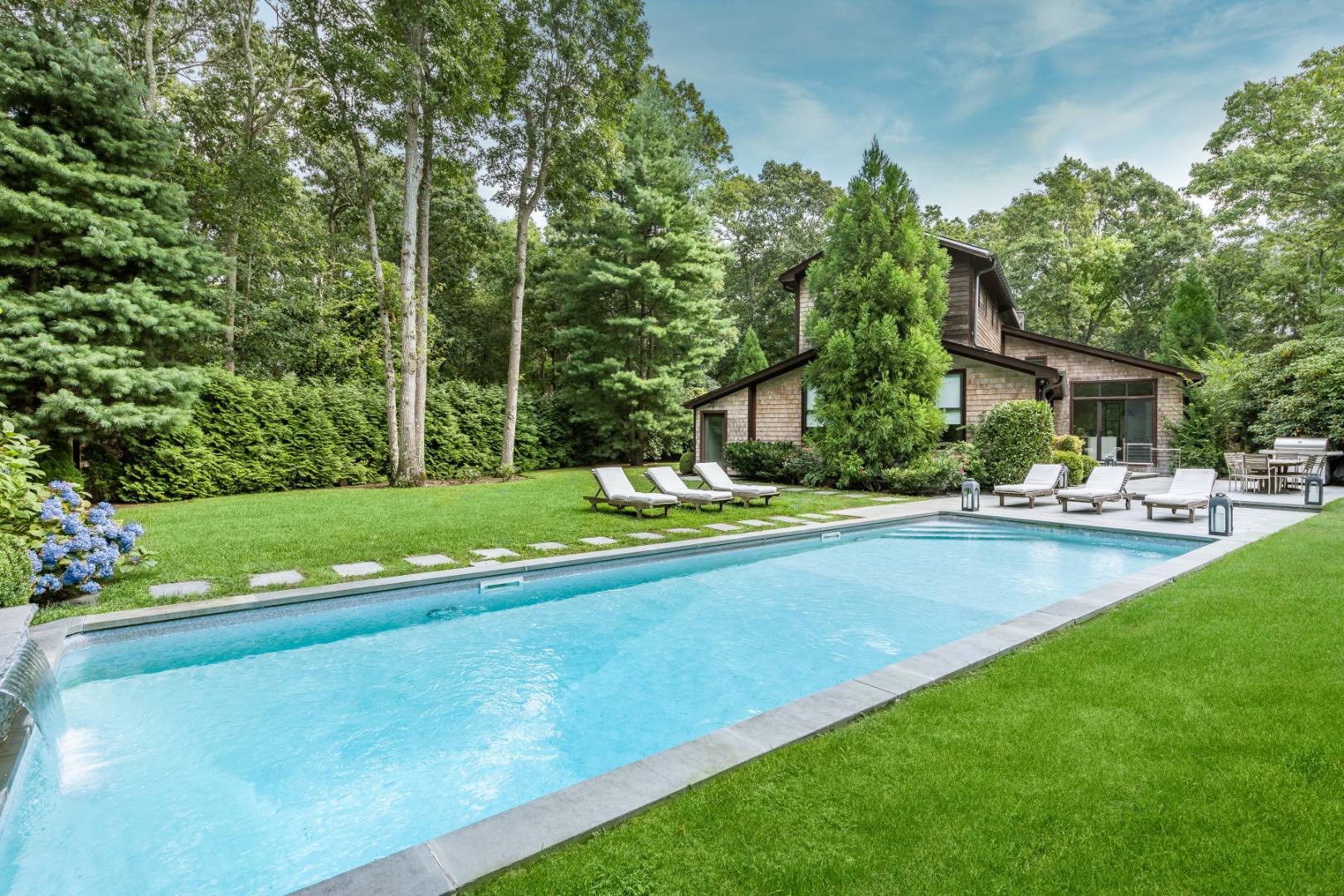 10 High Point Road East Hampton, NY 11937 - Photo 3 of 26 Gallery Image 3