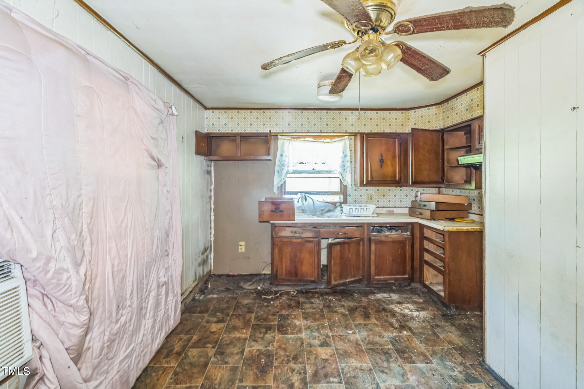 1141 Morgan Road Henderson, NC 27537 - Photo 9 of 16 original-260615AA-9C27-4250-B7A6-7D92205