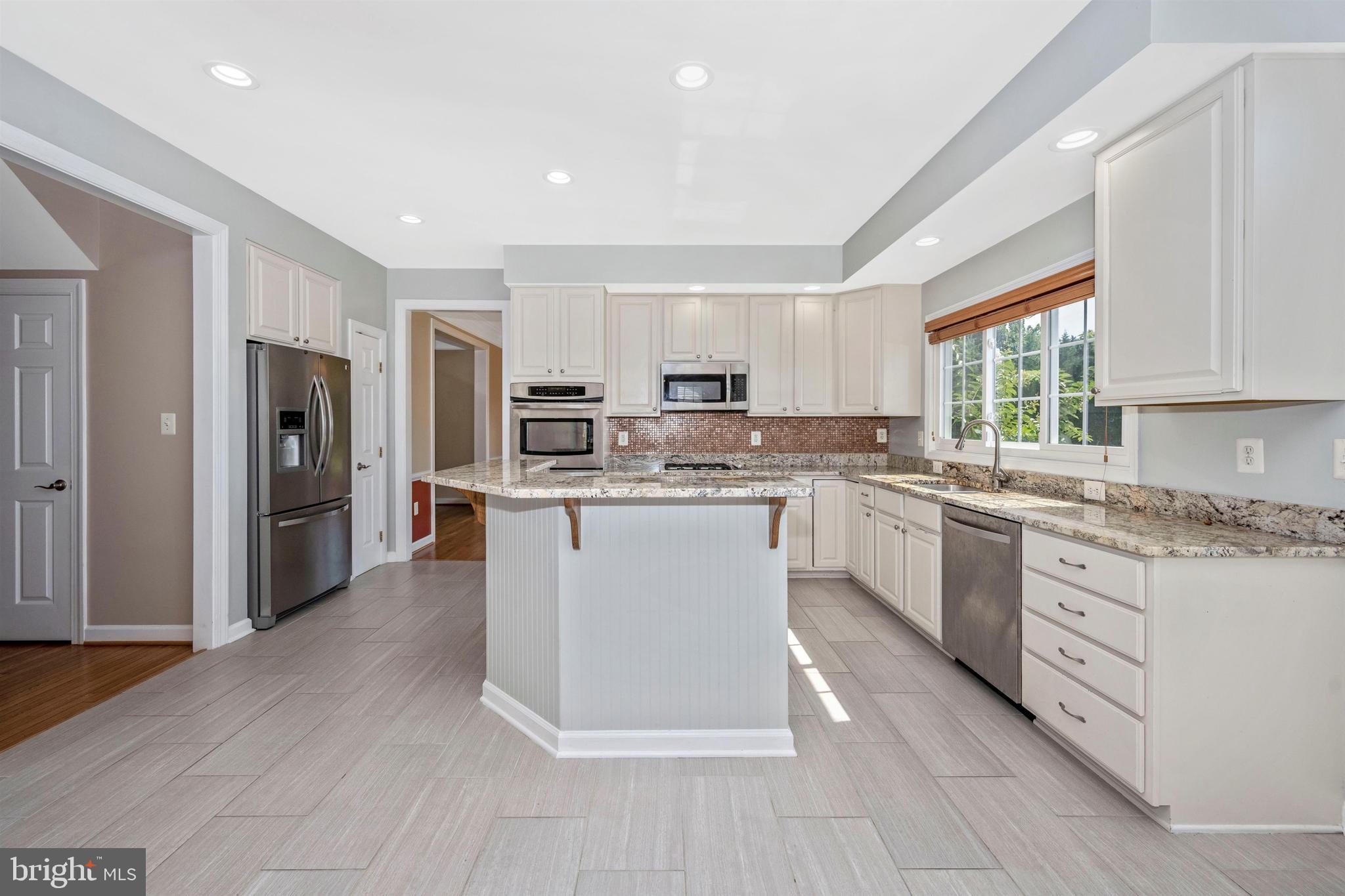 925 Brick Manor Circle Silver Spring, MD 20905 - Photo 10 of 50