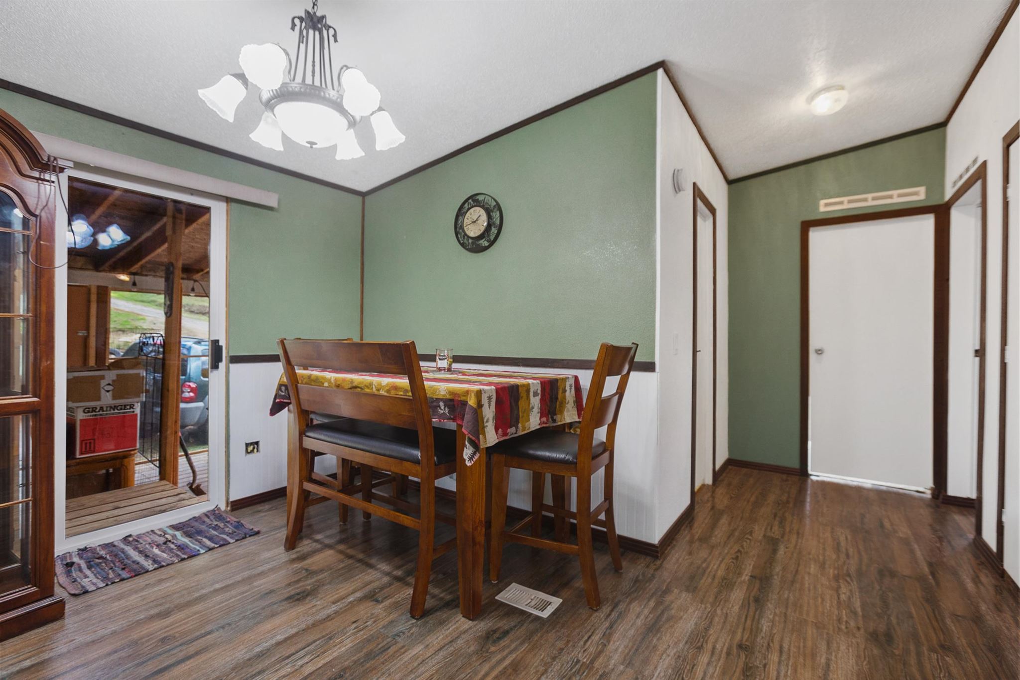 39222 North Elk Chattaroy Road Elk, WA 99009 - Photo 6 of 24 Gallery Image 6