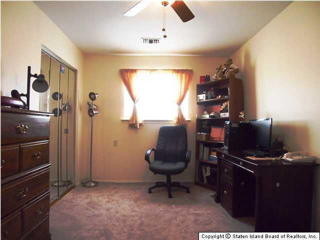 112 Timber Ridge Drive Staten Island, NY 10306 - Photo 13 of 20 Additional Photo