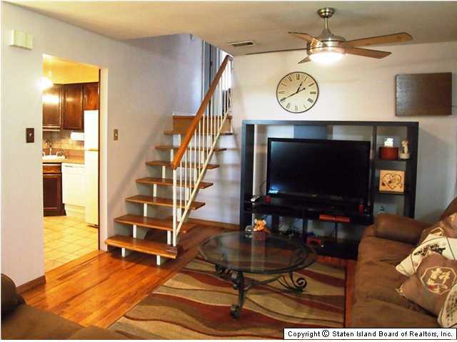 112 Timber Ridge Drive Staten Island, NY 10306 - Photo 4 of 20 Additional Photo