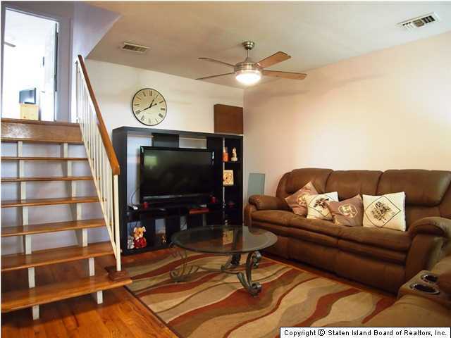 112 Timber Ridge Drive Staten Island, NY 10306 - Photo 5 of 20 Additional Photo