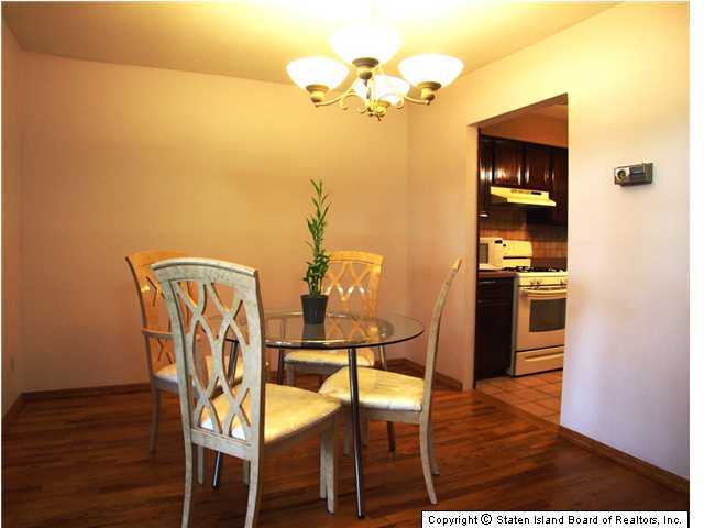 112 Timber Ridge Drive Staten Island, NY 10306 - Photo 6 of 20 Additional Photo