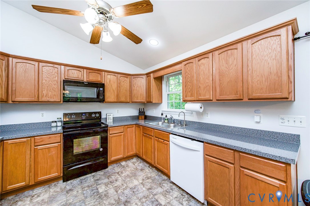 17319 Doggetts Fork Road Ruther Glen, VA 22546 - Photo 13 of 32