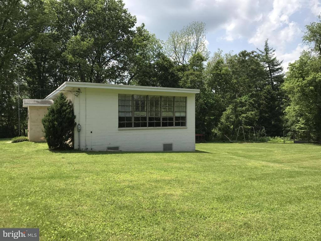 1721 Conard Road Lancaster, PA 17602 - Photo 8 of 9 Gallery Image 8