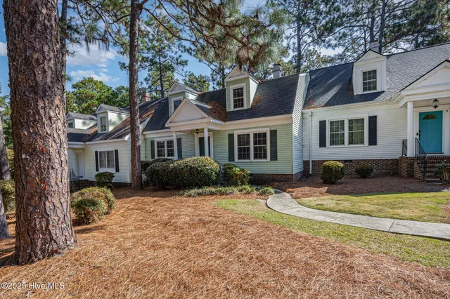 $324,900 | 3 Colonial Pines Circle, Pinehurst, NC 28374