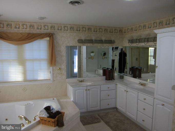 7509 Old Receiver Road Frederick, MD 21702 - Photo 9 of 21 Bath (Master)