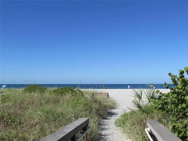 $1,600 | 634 Bird Bay Drive East, Unit 102, Venice, FL 34285