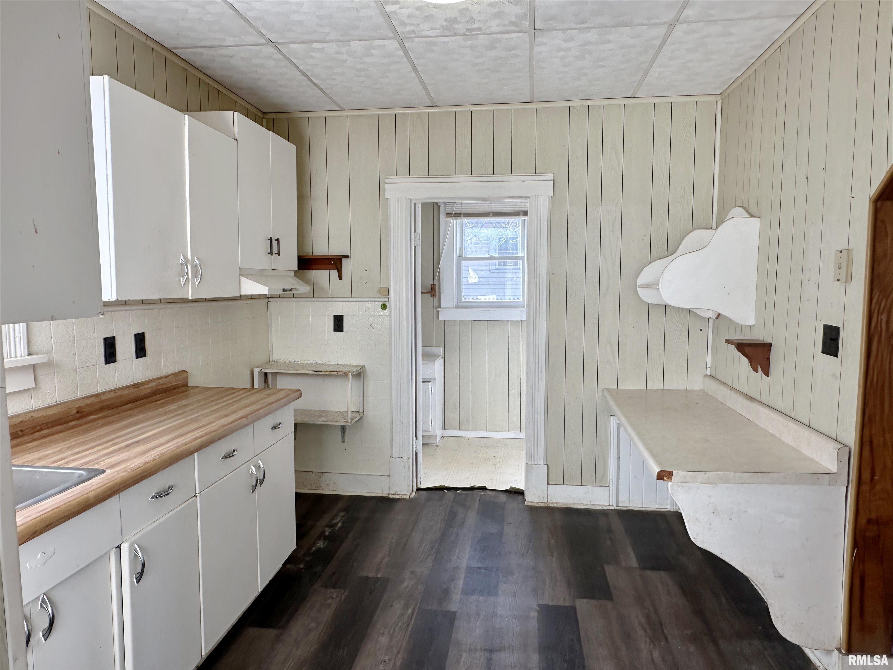 114 East Rowe Street Roodhouse, IL 62082 - Photo 11 of 19 Gallery Image 11