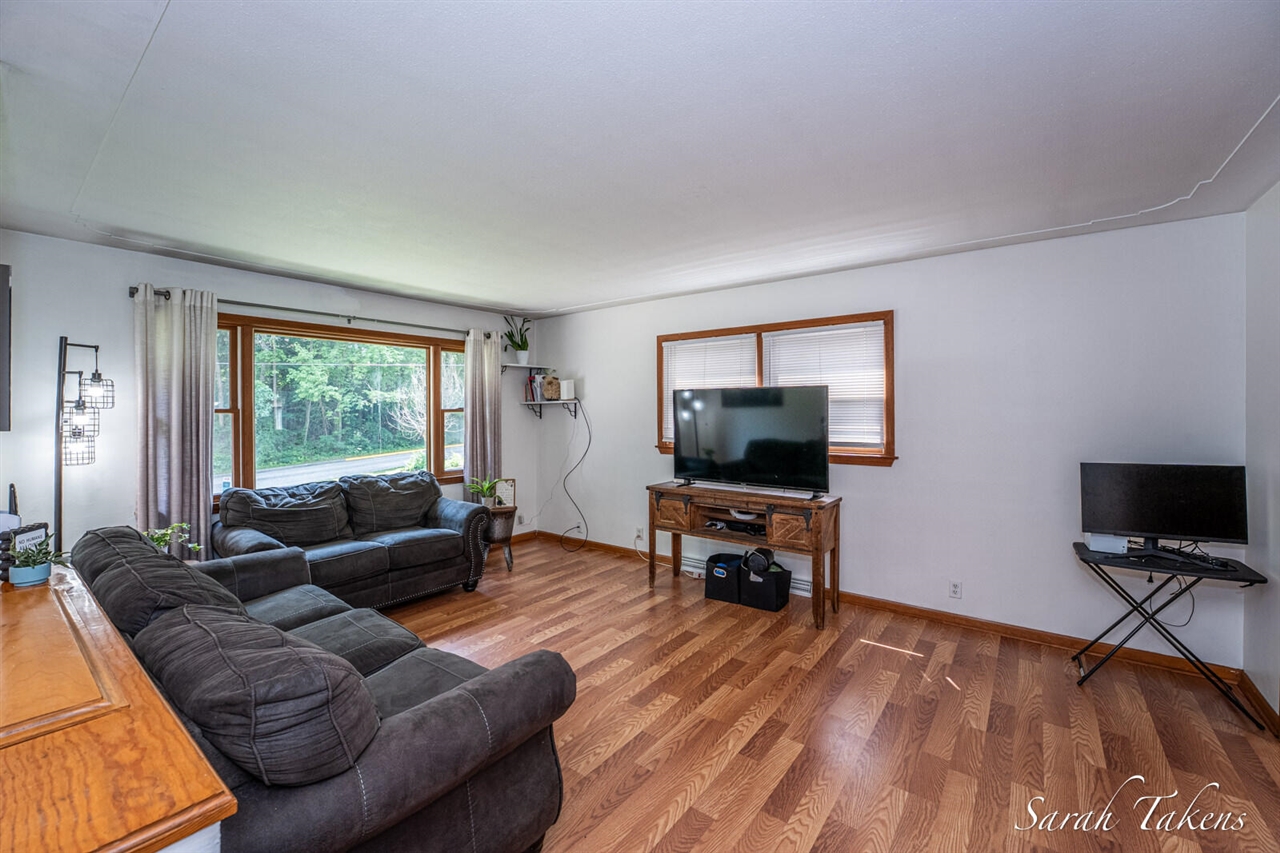 3860 East Pontaluna Road Fruitport, MI 49415 - Photo 5 of 53