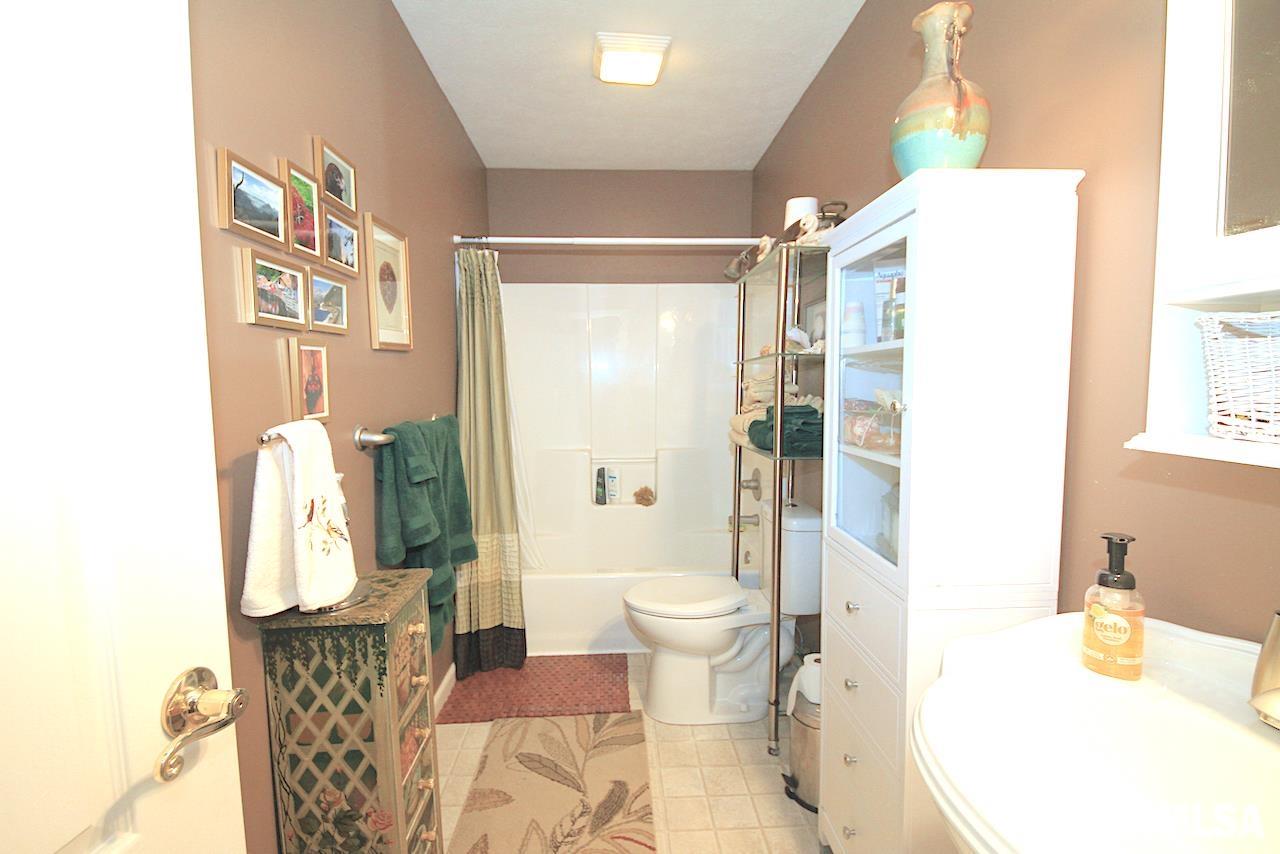 313 Evergreen Trail Herrin, IL 62948 - Photo 15 of 21 Gallery Image 15