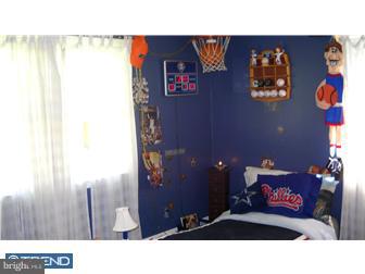 13 Winding Way Road Stratford, NJ 08084 - Photo 5 of 7 Bedroom 2