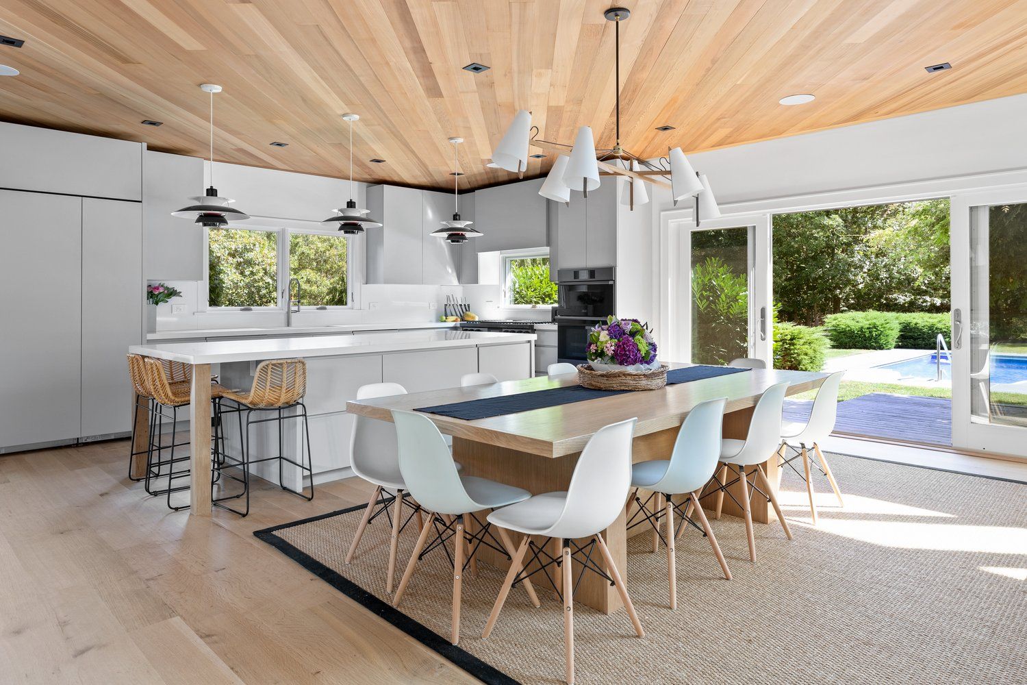 85 Edge Of Woods Road Southampton, NY 11968 - Photo 7 of 25