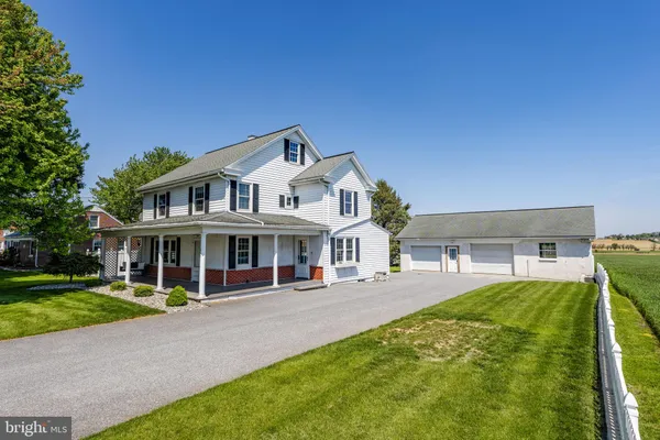 $375,000 | 3717 Old Philadelphia Pike, Gordonville, PA 17529