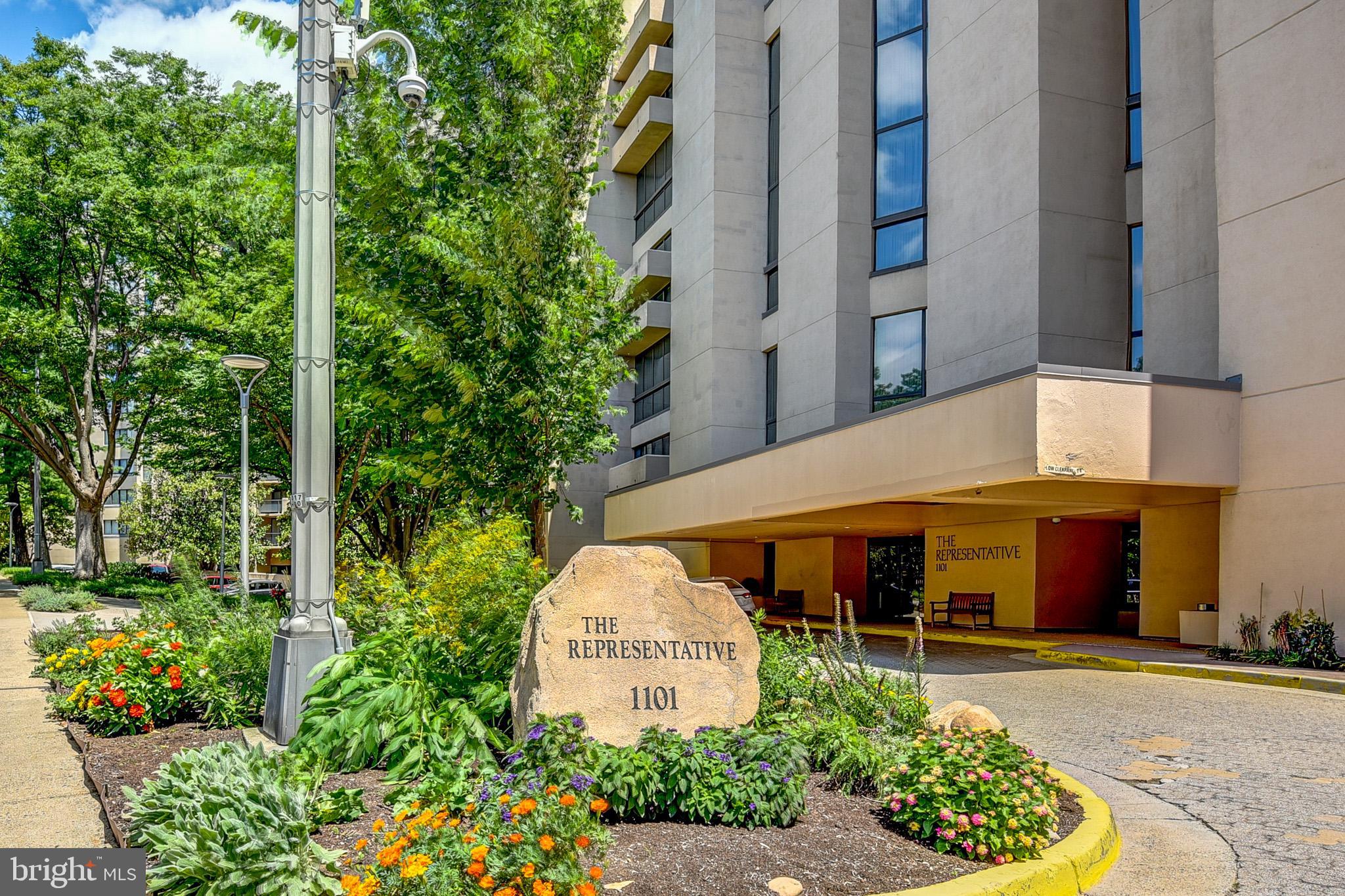 1101 South Arlington Ridge Road, Unit 208 Arlington, VA 22202 - Photo 2 of 39