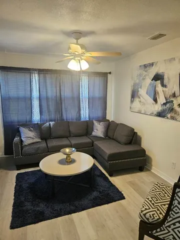 $450,000 | 1606 North Lois Avenue, Tampa, FL 33607