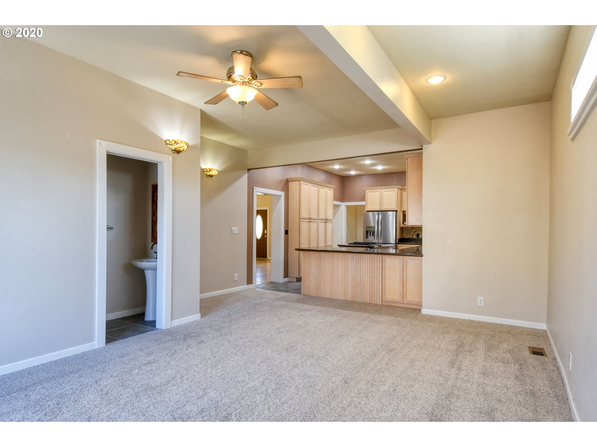 121 Northwest 9th Street Pendleton, OR 97801 - Photo 14 of 32