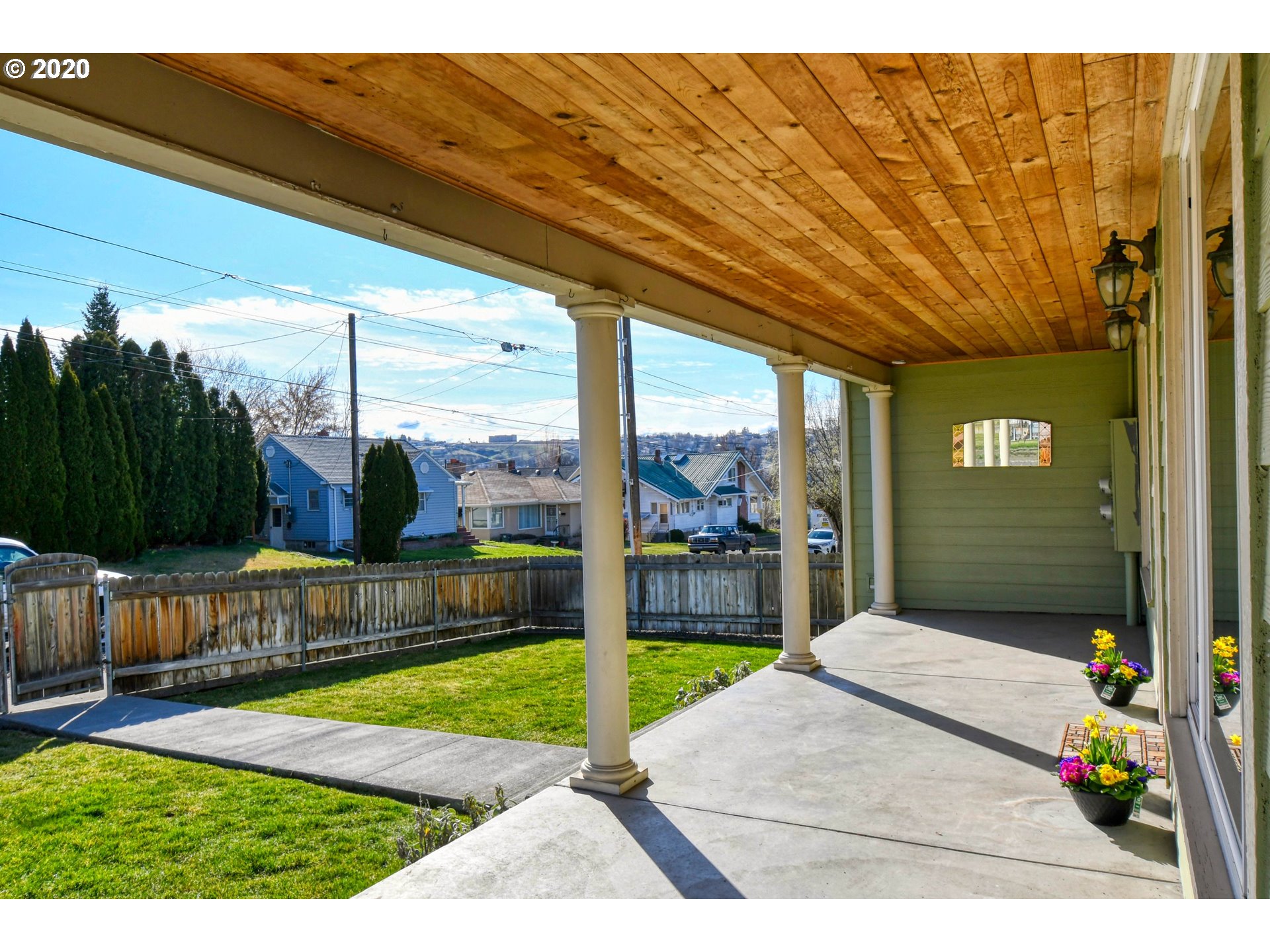 121 Northwest 9th Street Pendleton, OR 97801 - Photo 4 of 32