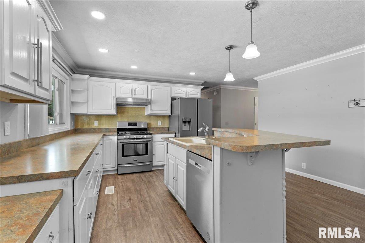 26 Wind Cave Drive Springfield, IL 62712 - Photo 9 of 37