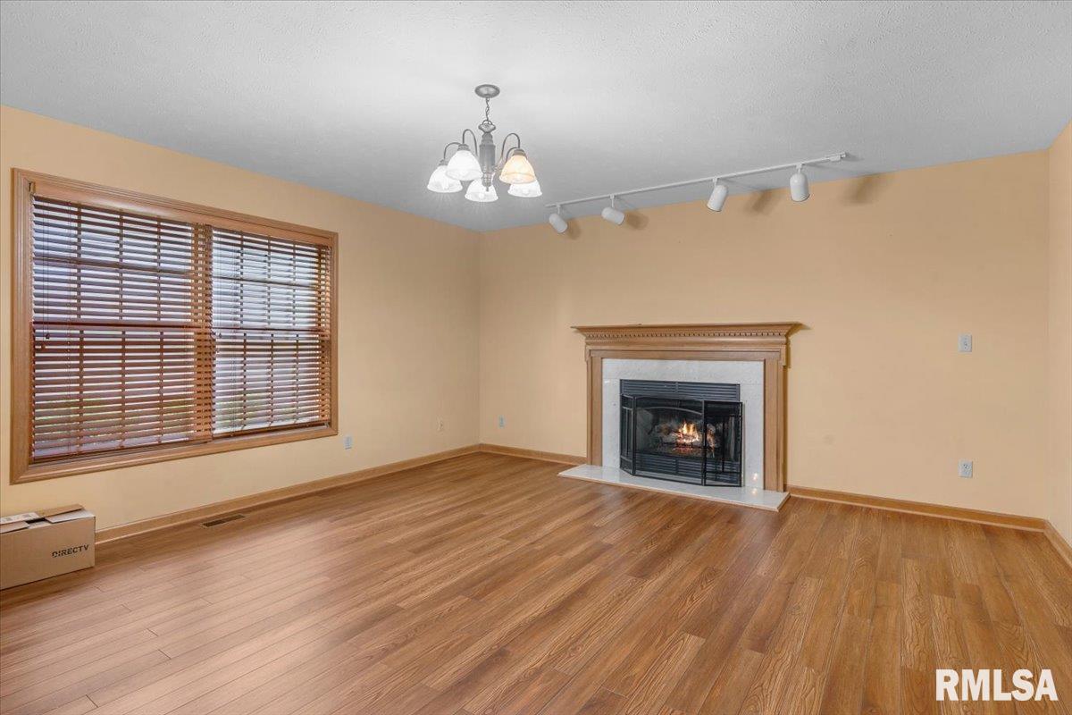 8033 Wilson Terrace Springfield, IL 62712 - Photo 2 of 40