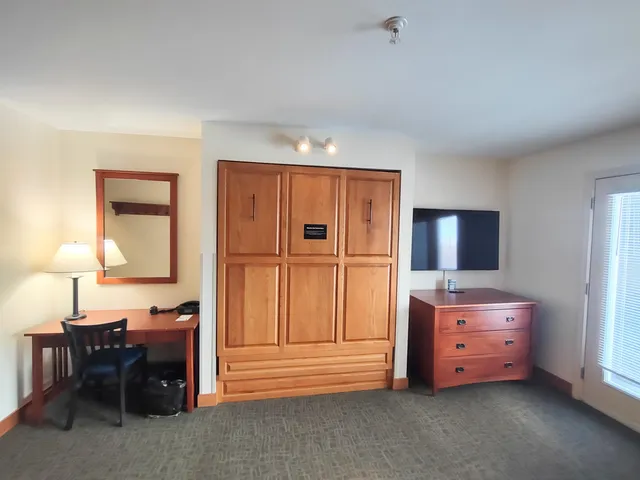 $65,000 | 228 East Mountain Road, Unit B GRAND HOTEL 271 IV (HUNGERFORD), Killington, VT 05751