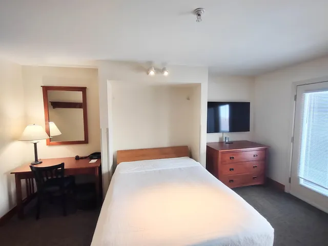 $65,000 | 228 East Mountain Road, Unit B GRAND HOTEL 271 IV (HUNGERFORD), Killington, VT 05751